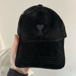 - AMI Paris corduroy black cap